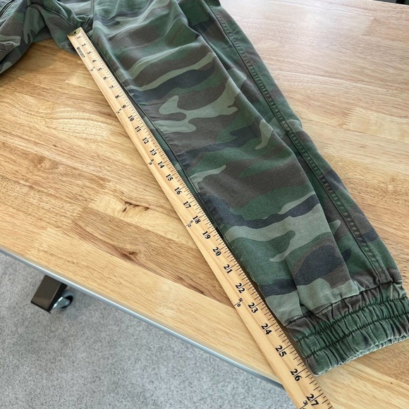 Aritzia Tna Alix Camo Jogger Pants Pull On Crop Zip Pockets Green Size XS - Picture 11 of 11